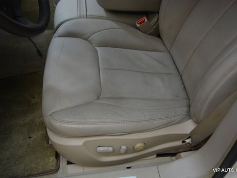 Used 2009 Cadillac DTS w/ Trunk Convenience Package image 17