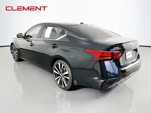 Used 2021 Nissan Altima 2.5 SR w/ SR Premium Package FWD image 9