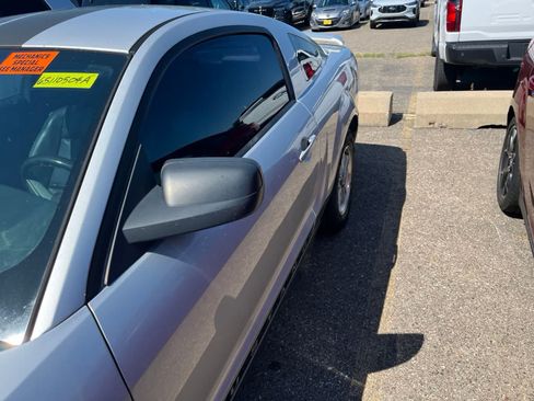 Used 2006 Ford Mustang Coupe RWD image 8