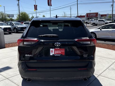 Used 2024 Toyota RAV4 XLE AWD/4WD image 4