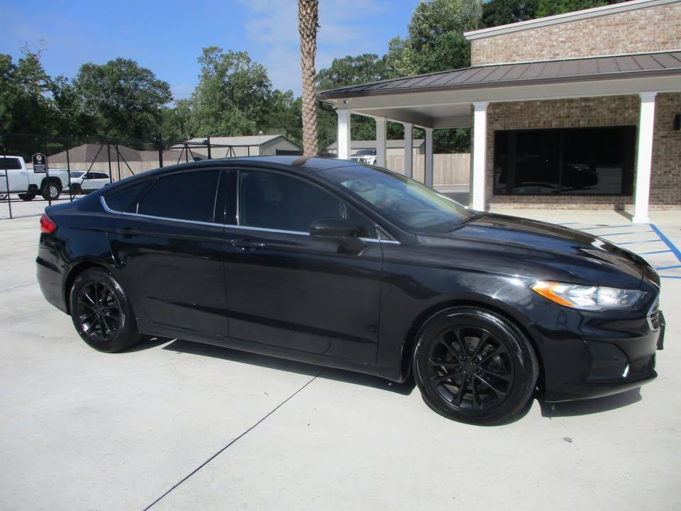 Used 2020 Ford Fusion SE FWD image 28