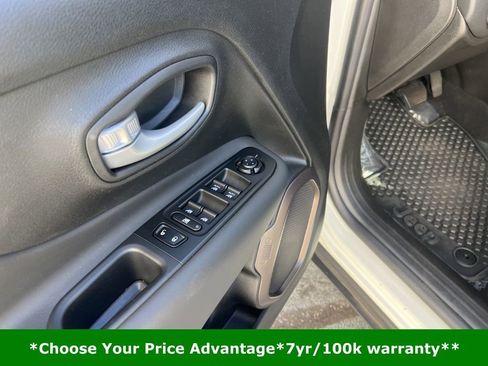 Certified 2023 Jeep Renegade Latitude image 31