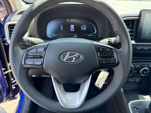 Used 2023 Hyundai Venue SE FWD image 21