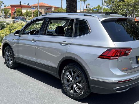 Used 2023 Volkswagen Tiguan SE FWD image 39