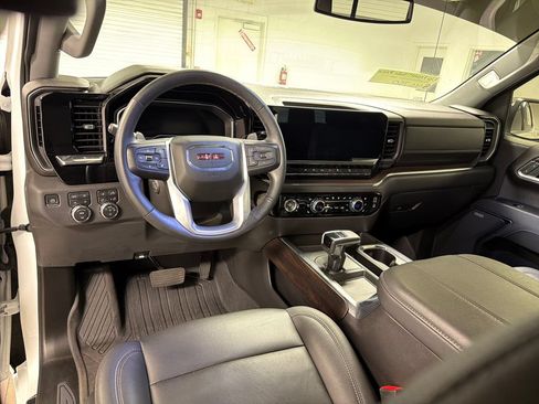 Used 2023 GMC Sierra 1500 SLT AWD/4WD image 28