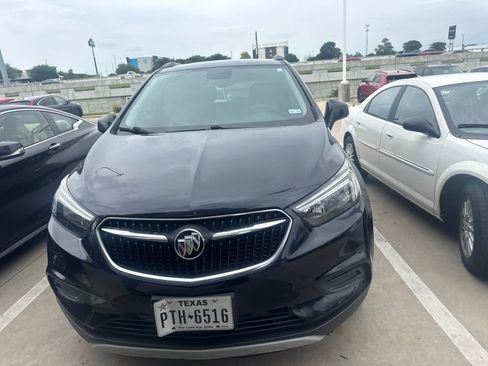 Used 2021 Buick Encore Preferred FWD image 2