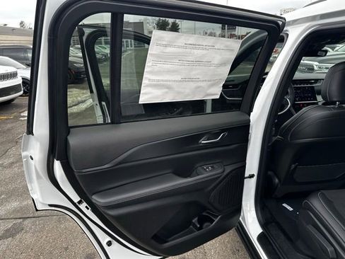 New 2025 Jeep Grand Cherokee L Altitude image 26