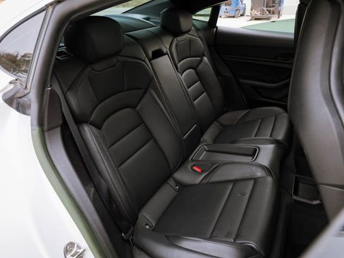 Used 2022 Porsche Taycan 4S image 28