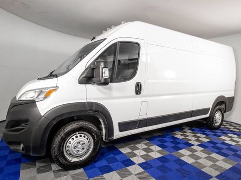 Used 2025 RAM ProMaster 2500 w/ Convenience Group FWD image 1