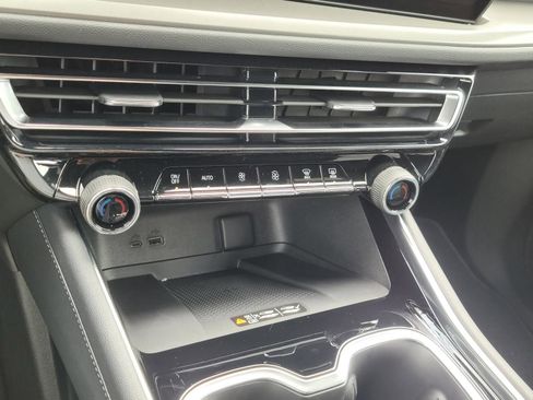New 2026 Chevrolet Traverse LT w/ Midnight/Sport Edition FWD image 20
