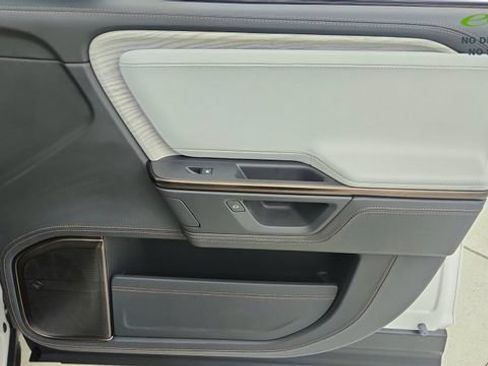 Used 2025 Rivian R1S Premium AWD/4WD image 25