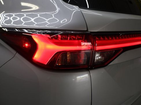 Used 2022 Mitsubishi Outlander SE image 40