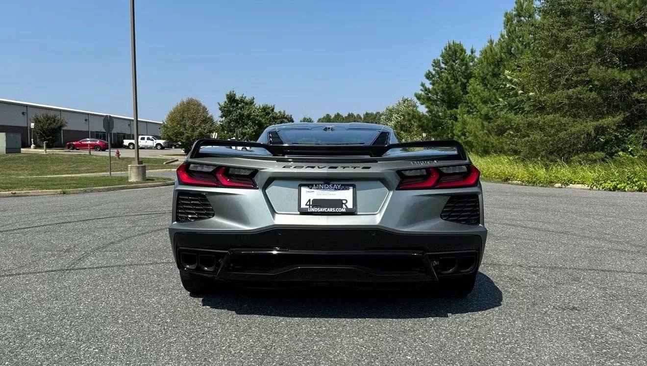 Used 2024 Chevrolet Corvette Stingray Preferred Cpe w/ Z51 Performance Package RWD image 3