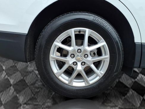 Used 2022 Chevrolet Equinox LS w/ LS Convenience Package image 7