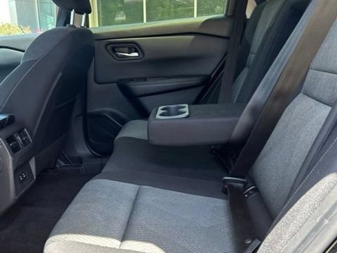 Used 2024 Nissan Rogue SV AWD/4WD image 12