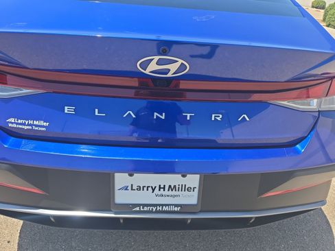 Used 2024 Hyundai Elantra SEL FWD image 24