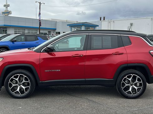 Used 2025 Jeep Compass Limited AWD/4WD image 8