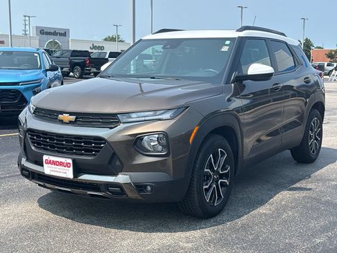 Used 2022 Chevrolet TrailBlazer ACTIV w/ Sun and Liftgate Package FWD image 2