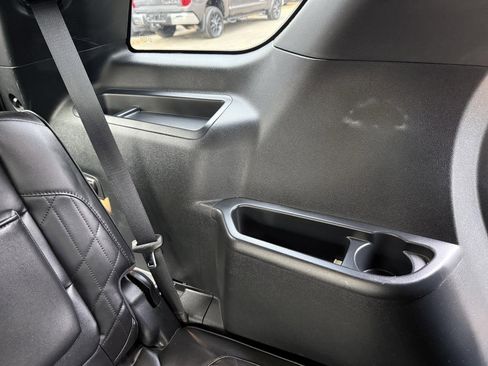 Used 2018 Ford Explorer Platinum image 31