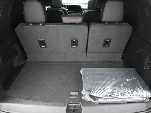 Used 2024 Chevrolet Traverse RS w/ LPO, Floor Liner Package image 33