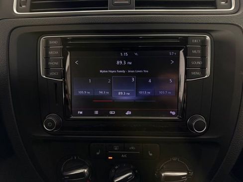 Used 2017 Volkswagen Jetta SE image 20