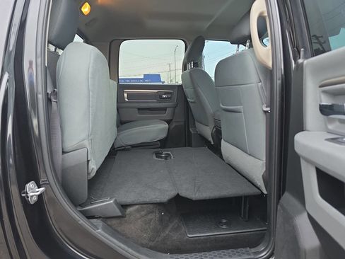 Used 2018 RAM 1500 SLT image 27