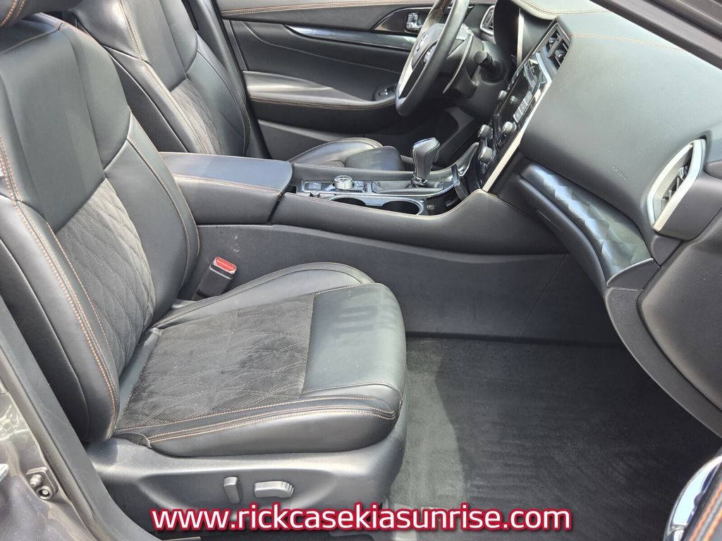 Used 2019 Nissan Maxima SR w/ Premium Package FWD image 18