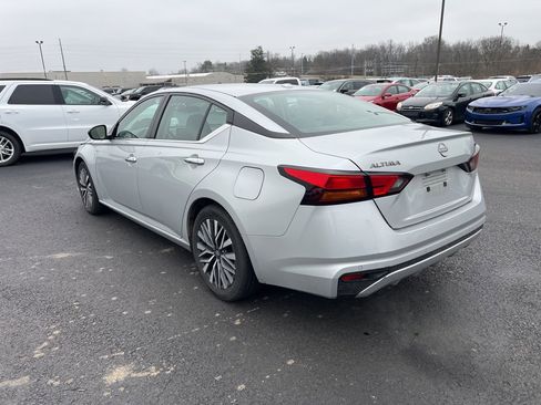Used 2024 Nissan Altima 2.5 SV image 6