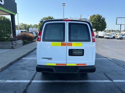 Used 2016 Chevrolet Express 2500 RWD image 7