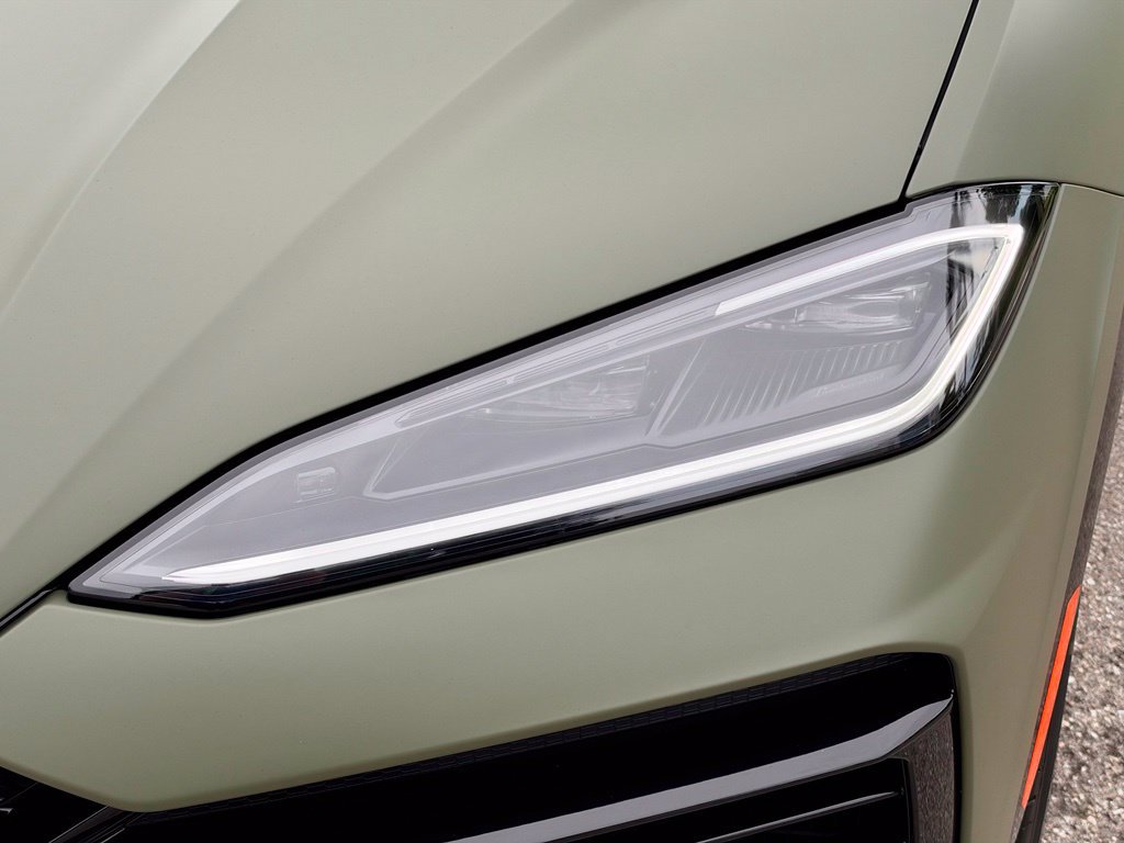 Used 2025 Lamborghini Urus SE AWD/4WD image 31