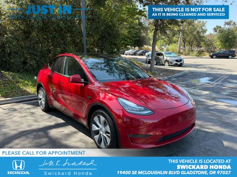Used 2023 Tesla Model Y Long Range AWD/4WD image 1