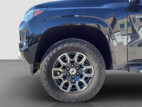 Used 2025 Chevrolet Colorado Z71 w/ Technology Package image 4