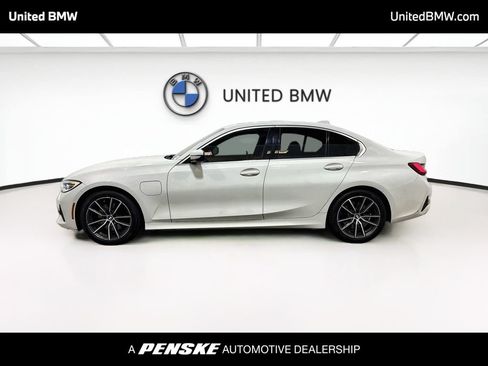 Used 2021 BMW 330e w/ Premium Package RWD image 8