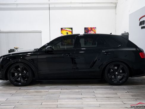 Used 2018 Bentley Bentayga image 13