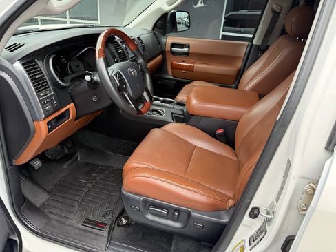 Used 2018 Toyota Sequoia Platinum AWD/4WD image 11