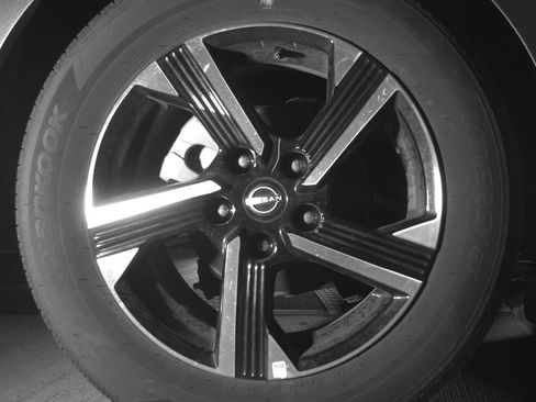 Used 2025 Nissan Sentra SV image 15