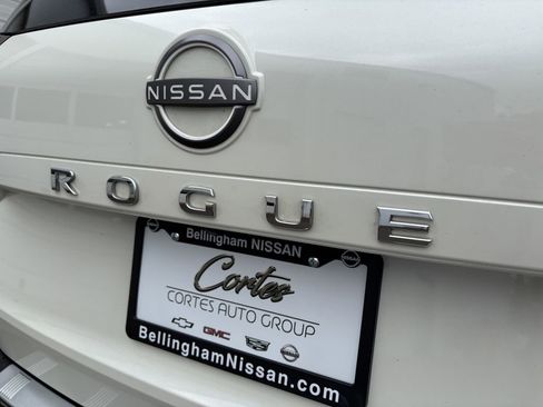 Used 2023 Nissan Rogue SV AWD/4WD image 10