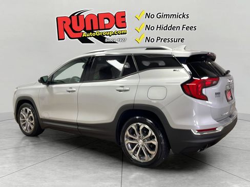 Used 2018 GMC Terrain SLT w/ Preferred Package FWD image 4