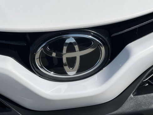 Used 2024 Toyota Camry SE image 30