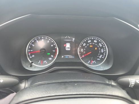 Used 2021 Toyota RAV4 XLE image 14