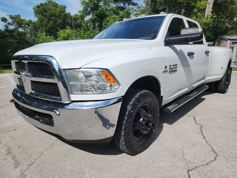 Used 2016 RAM 3500 Tradesman w/ Chrome Appearance Group RWD image 3