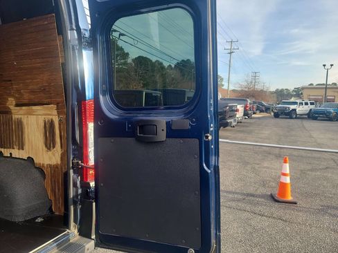 Used 2022 RAM ProMaster 2500 w/ Driver Convenience Group image 26