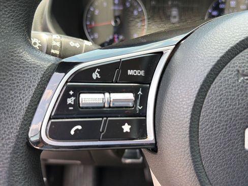 Used 2022 Kia Forte LXS FWD image 21