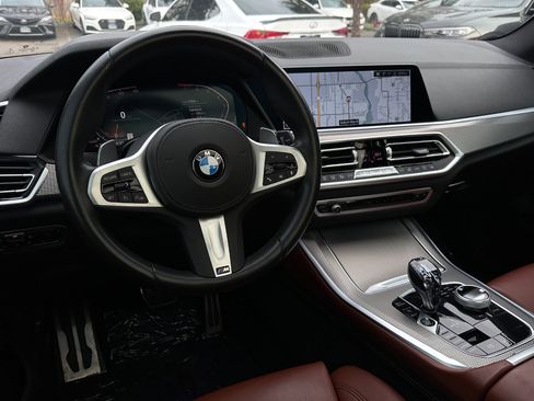 Used 2019 BMW X5 xDrive40i w/ M Sport Package image 2
