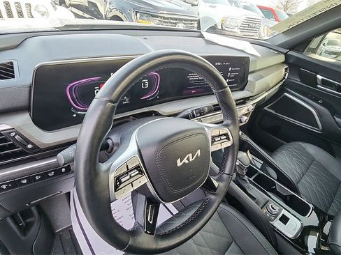 Used 2025 Kia Telluride AWD image 10
