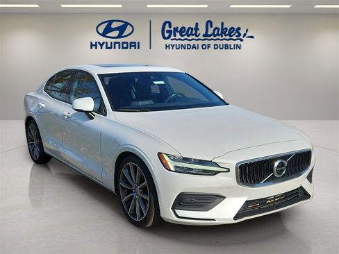 Used 2020 Volvo S60 T5 Momentum image 7