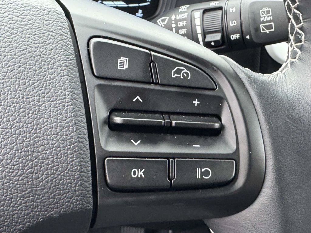 Certified 2026 Hyundai Venue SEL FWD image 21