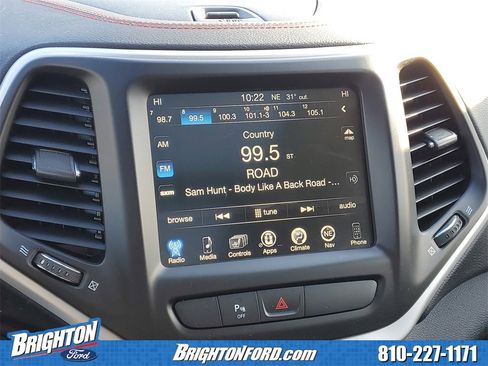 Used 2017 Jeep Cherokee Trailhawk image 24