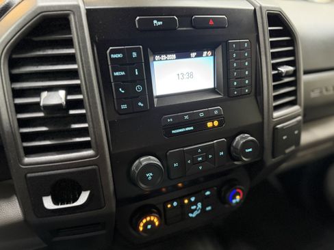 Used 2020 Ford F250 XL image 22