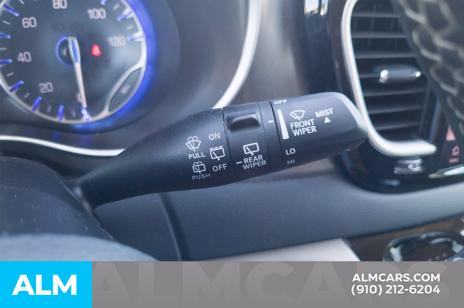 Used 2024 Chrysler Pacifica Touring-L FWD image 14